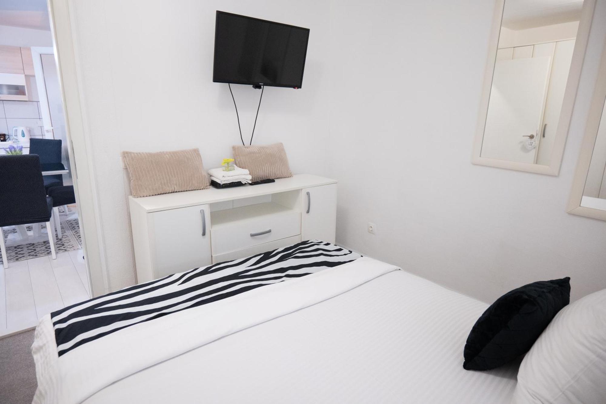 Grandeur Home Apartment Mostar - Free Parking Екстериор снимка