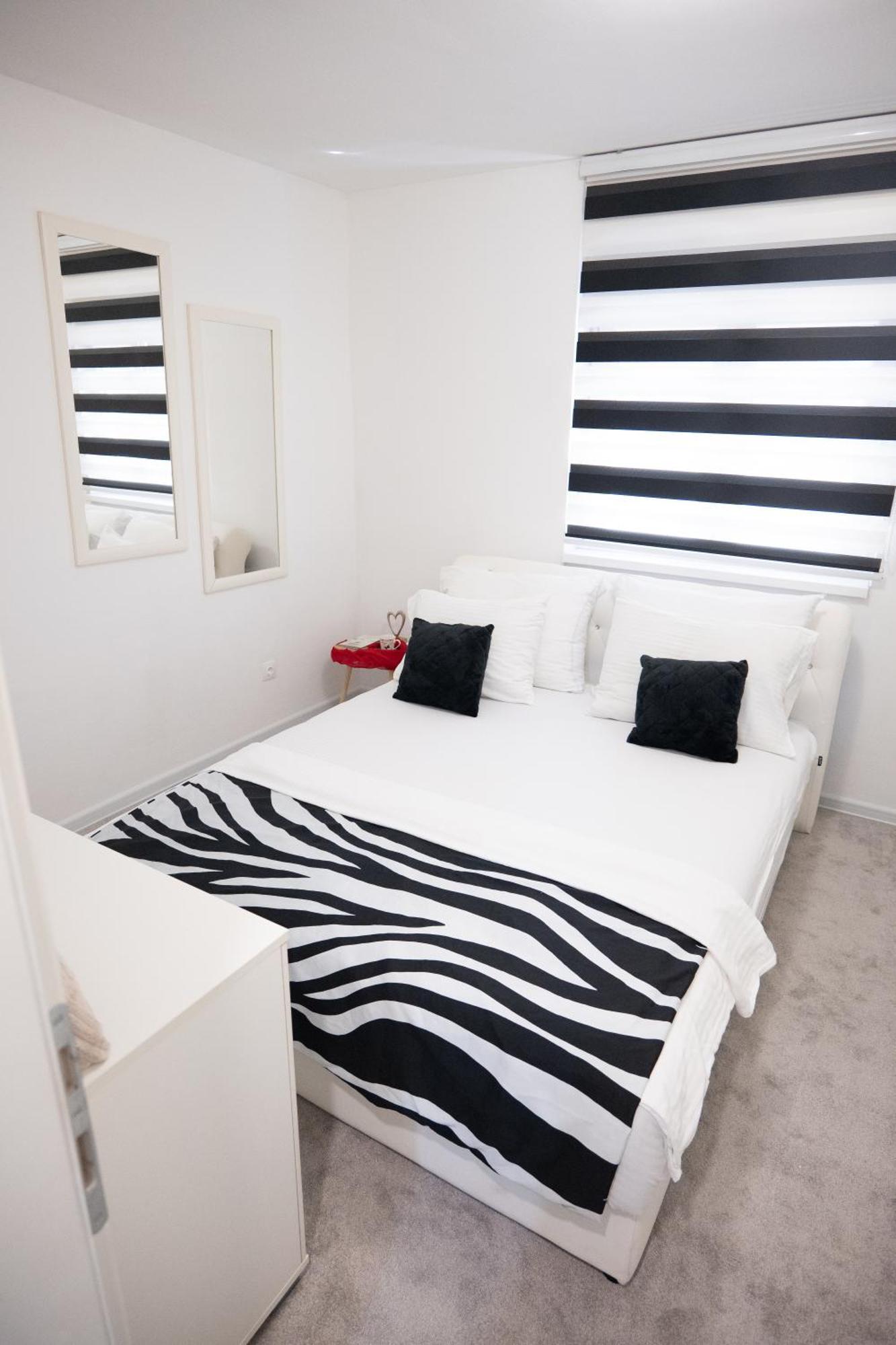 Grandeur Home Apartment Mostar - Free Parking Екстериор снимка